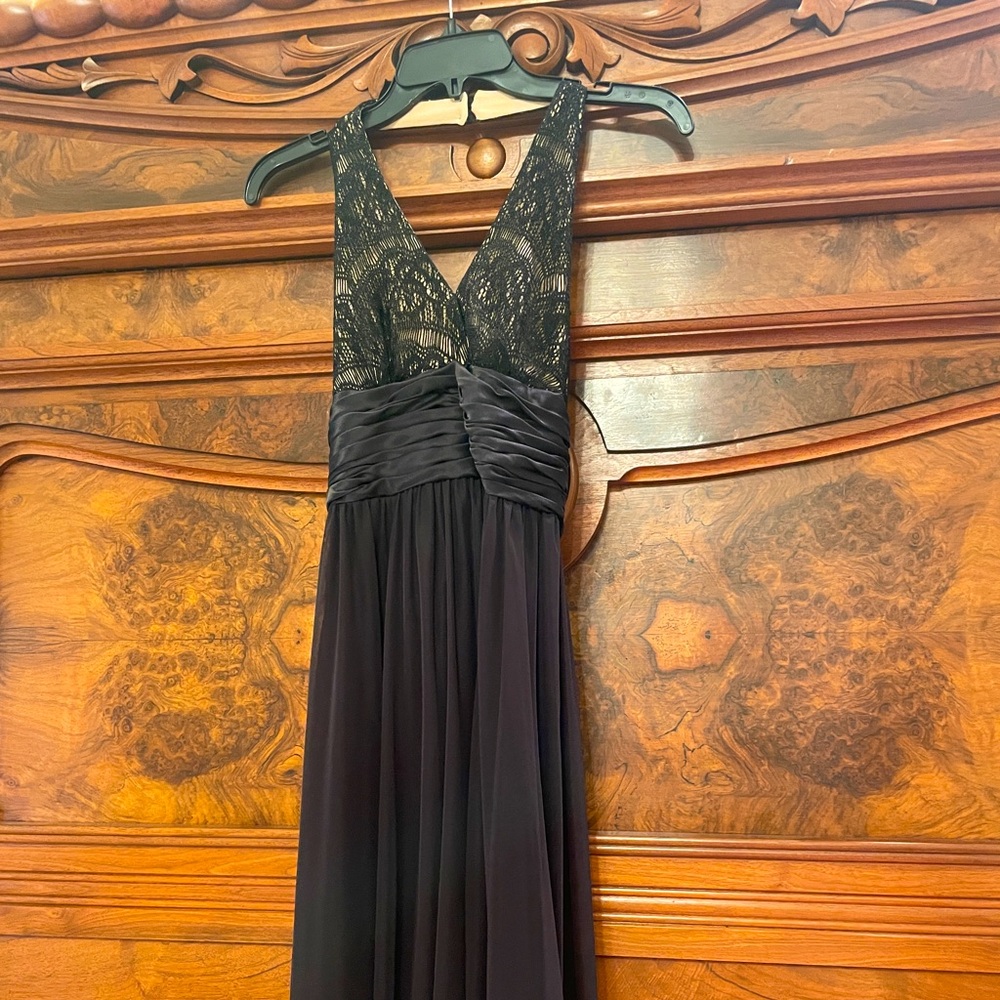 Maggie London 6 Petite Little Black dress lace design sheet lined skirt, sash